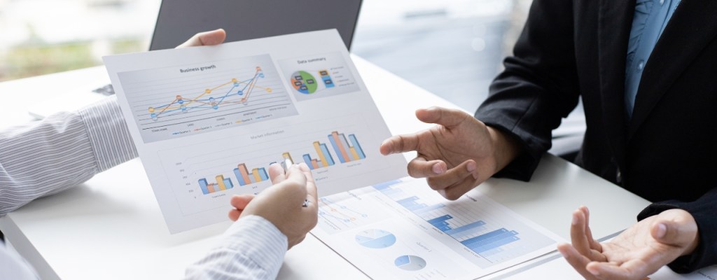 Entrepreneurship lessons from Azgari.com vs. ScaleTime
